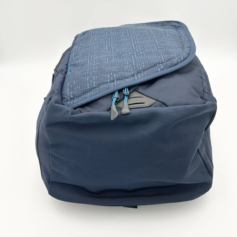 EUC The North Face Hot Shot Backpack in Urban Navy Utility Tactical Techwear
